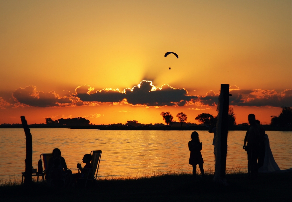 "Atardecer en la Laguna de Gmez" de Emilia Bentorino