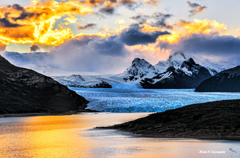 "Ocaso en el glaciar" de Mario Csar Zaccagnini