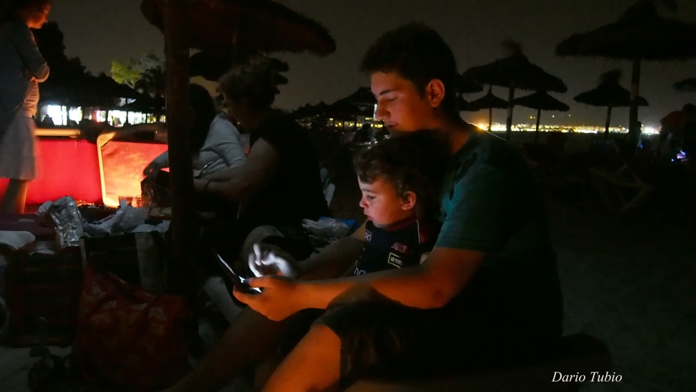 "Noche de San Juan en la playa" de Dario Tubio