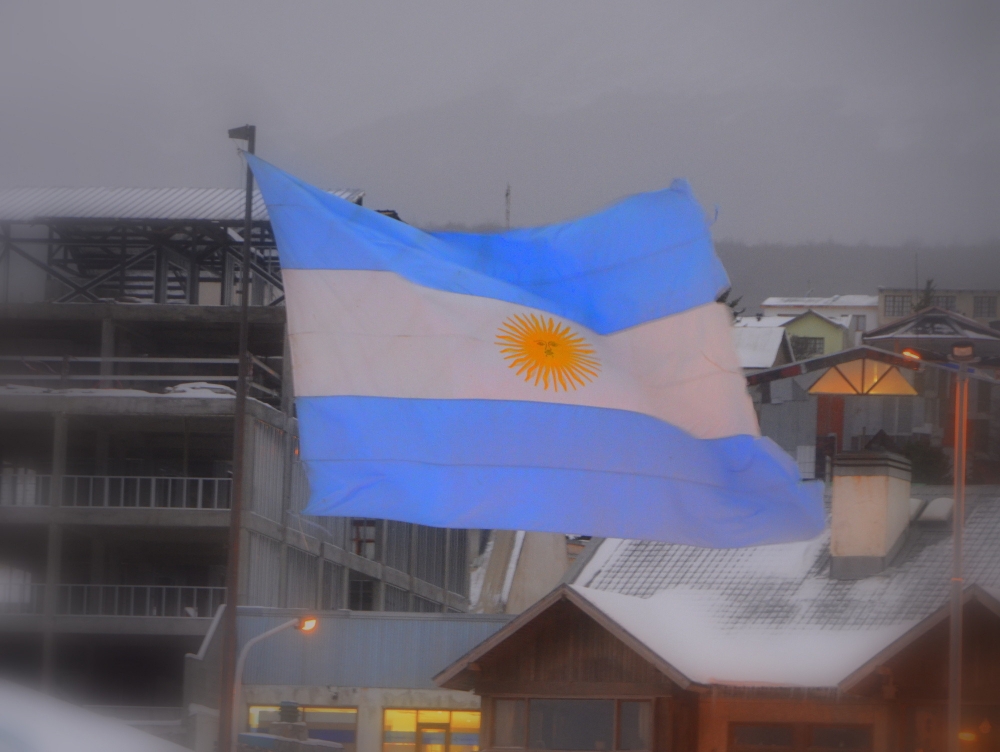 "Sangra tanto el corazn del que pide," de Jose Torino