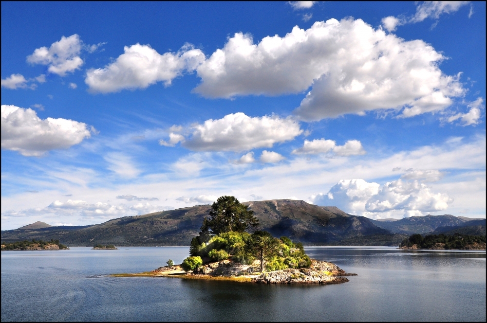 "Lago Alumin, Villa Pehuea" de Julio Strauch