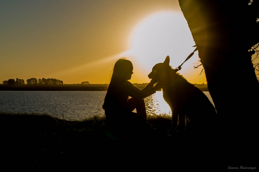 "La nia y su perro" de Laura Noem Huizenga