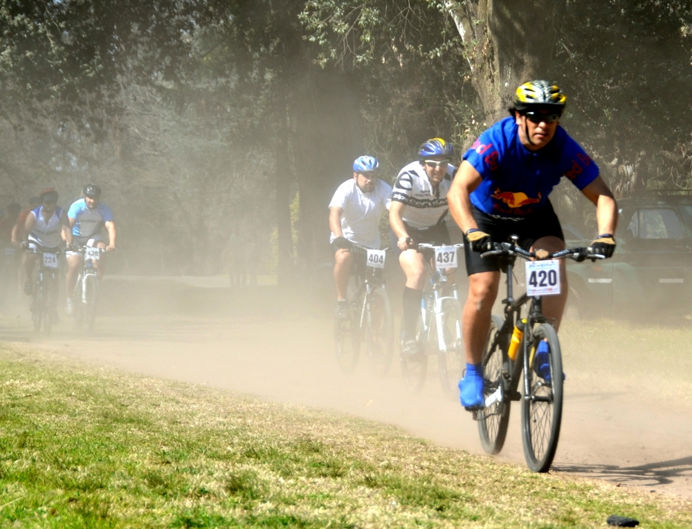 "Carrera de bicicletas" de Carlos D. Cristina Miguel