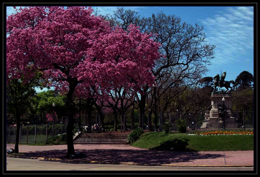 "Plaza Italia en Primavera" de Mascarenhas Cmara. Juan de Brito