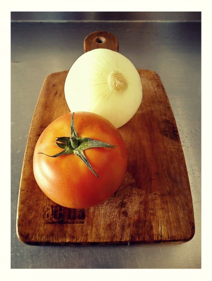 "Cebolla cabezona y tomate" de Ana Maria Walter