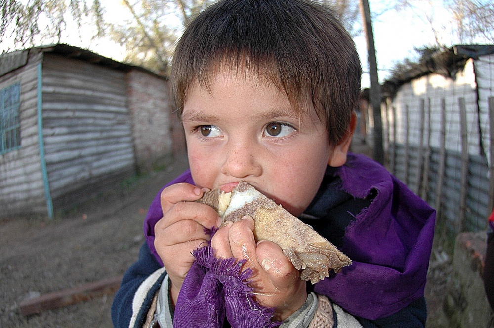 "Saboreando Puchero de Aguja." de Alejandro Osuna