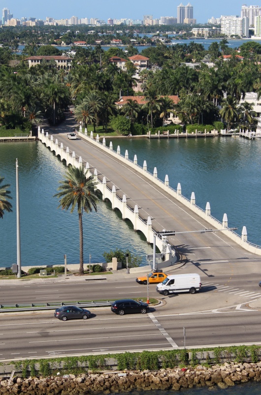 "Puente" de Mauricio R. Barbiani