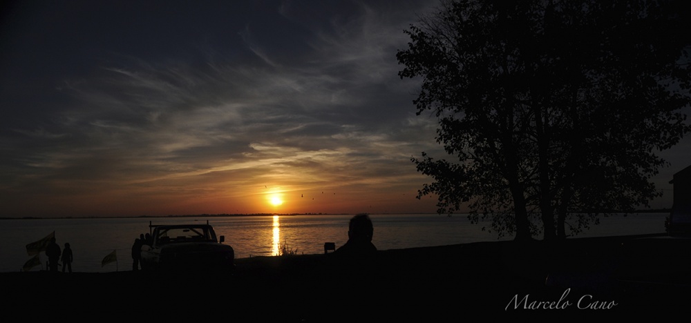 "Atardecer....." de Marcelo Nestor Cano