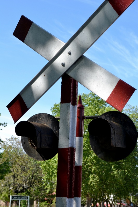 "Atencin!!!! Cruce de ferrocarril" de Carlos D. Cristina Miguel