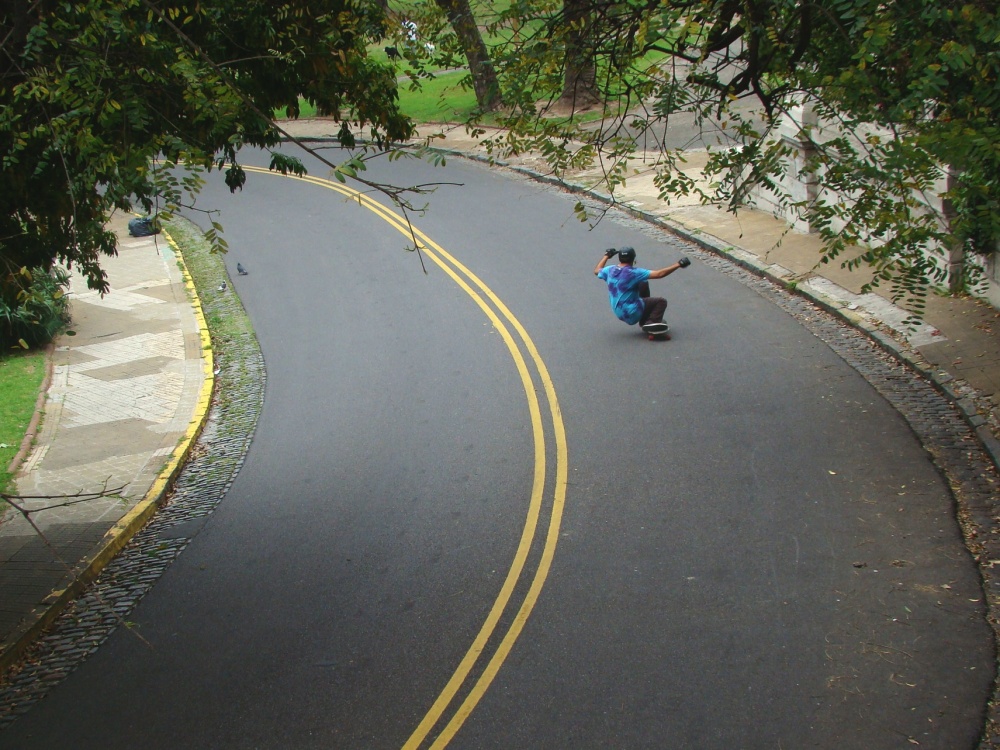 "curva equilibrada" de Guillermo Covelli