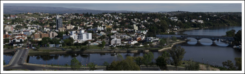 "Puente Central o Viejo - Villa Carlos Paz" de Gaston E. Polese