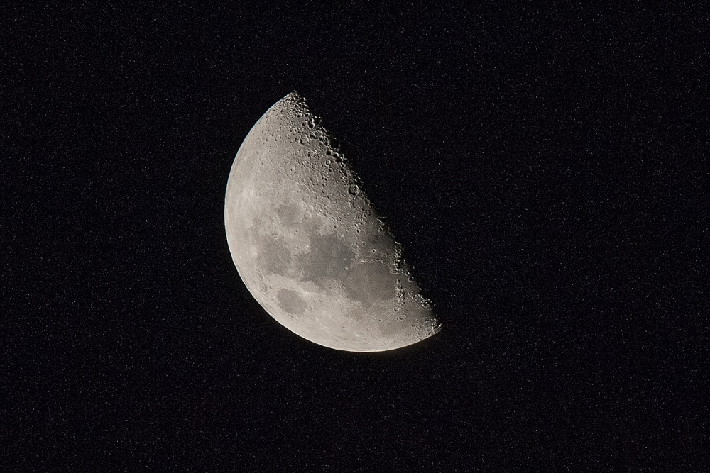 "La misma Luna, el mismo amor" de Javier Presas