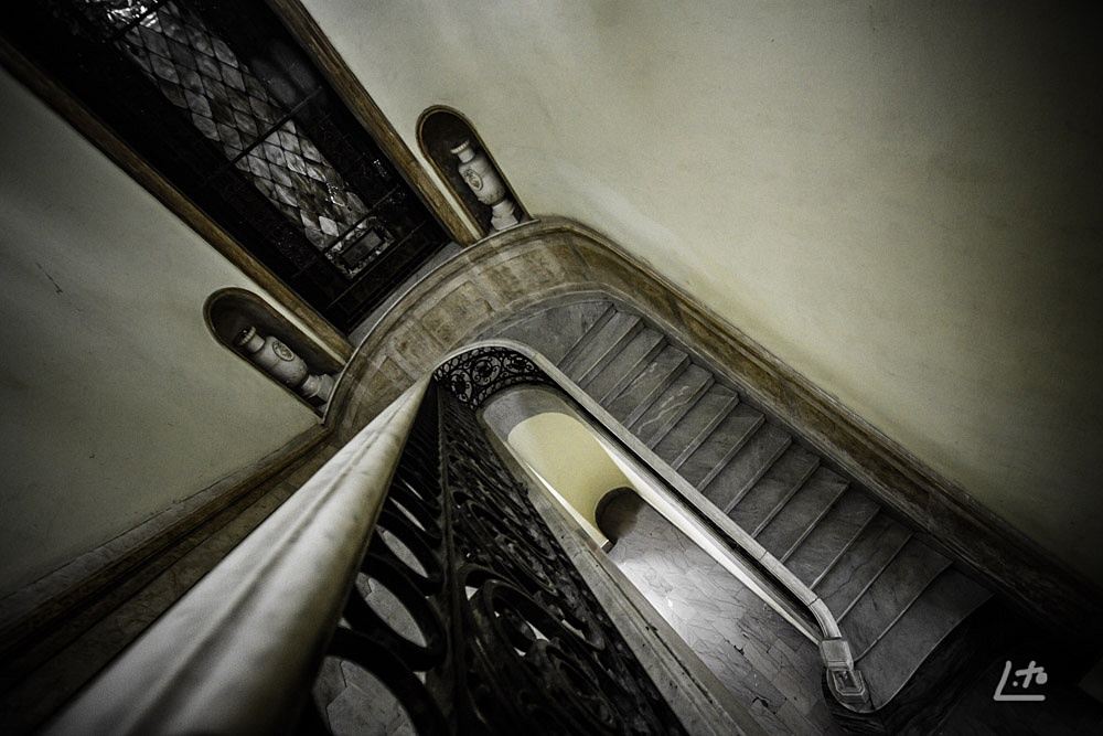 "Escalinata" de Angel Triana