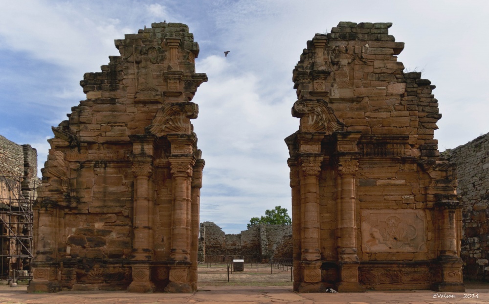 "Las puertas de Dios..." de Eduardo Valsangiacomo