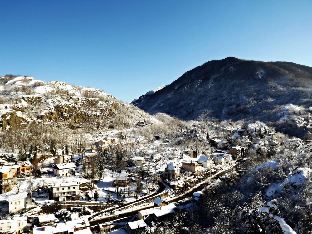 "entre cielo azul y blanco nieve" de Pascual Navarro