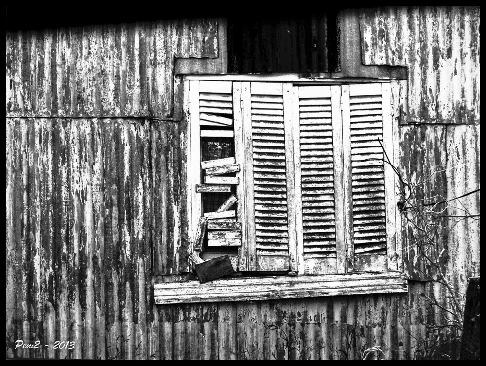 "La ventana..." de Enrique M. Picchio ( Pem )