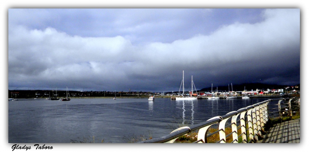 "Puerto de Ushuaia" de Gladys Taboro