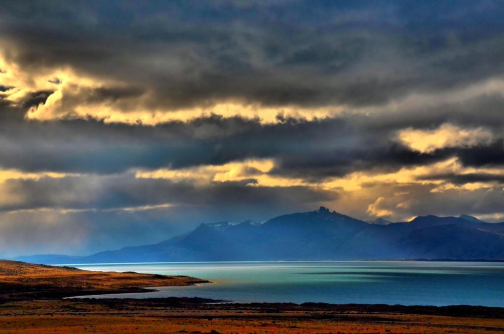 "atardecer en lago argentino" de Carlos Gustavo Gragera Garriga