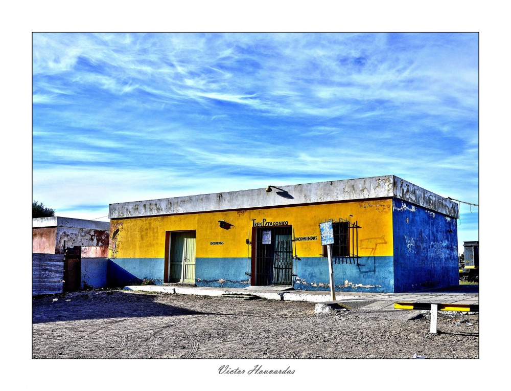 "LA VIEJA ESTACION" de Victor Houvardas