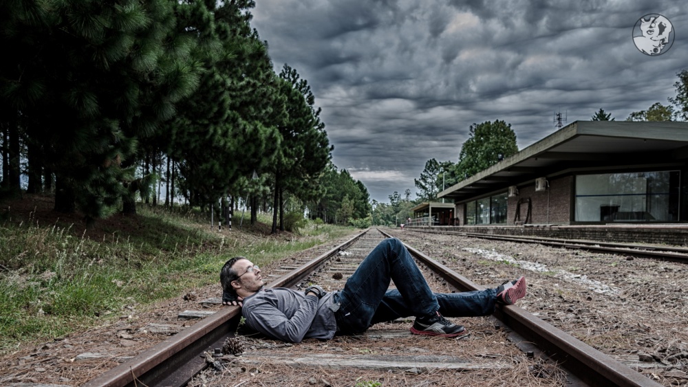 "Se acerca el sonido del tren" de Gonzalo Fochesatto