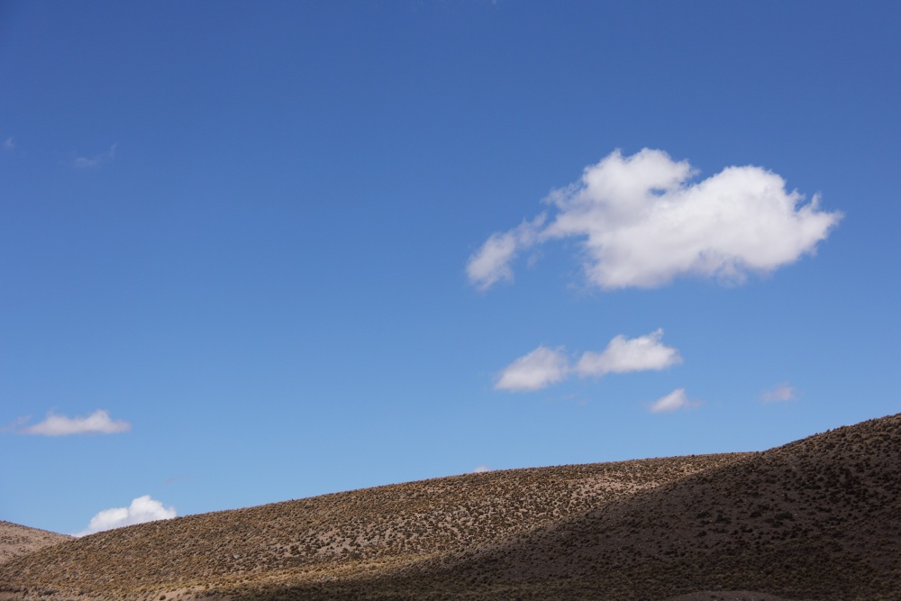 "Algunas nubes" de Natalia Harosteguy