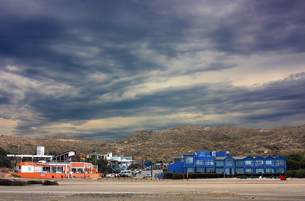 "Puerto Pirmide" de Alberto Jara