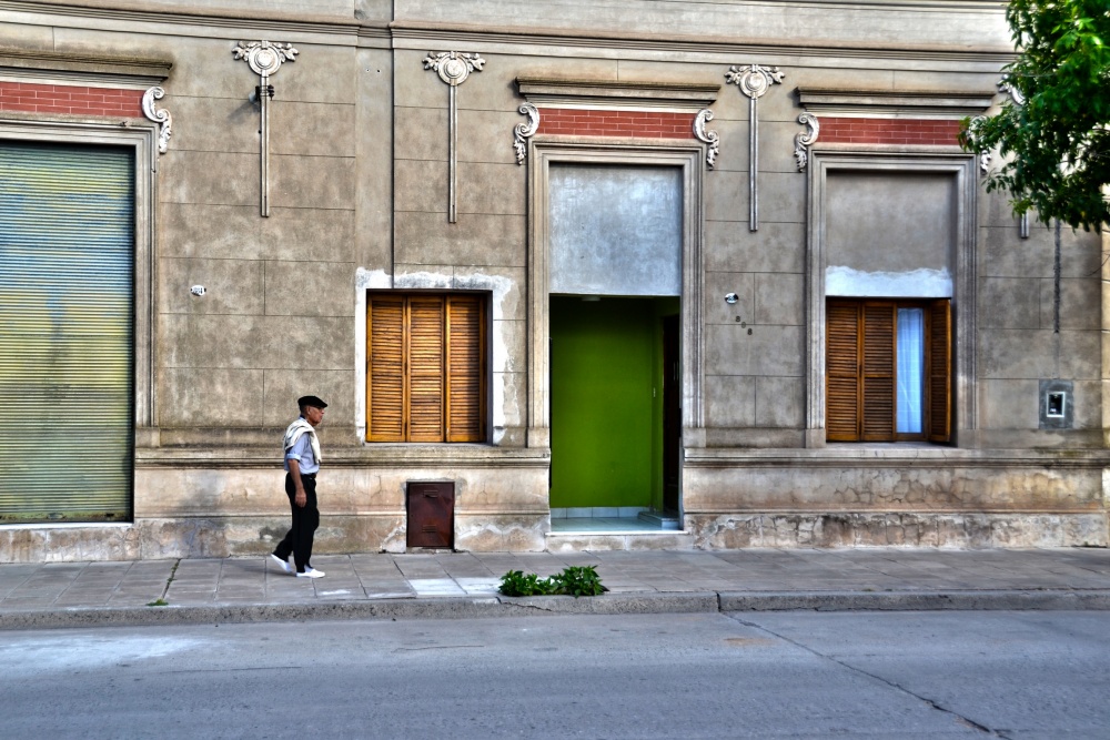 "La caminata diaria" de Carlos D. Cristina Miguel