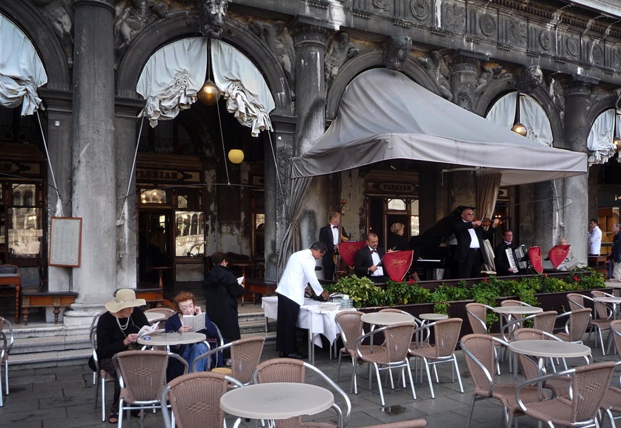 "Piazza San Marco y Caf Florian" de Ricardo S. Spinetto