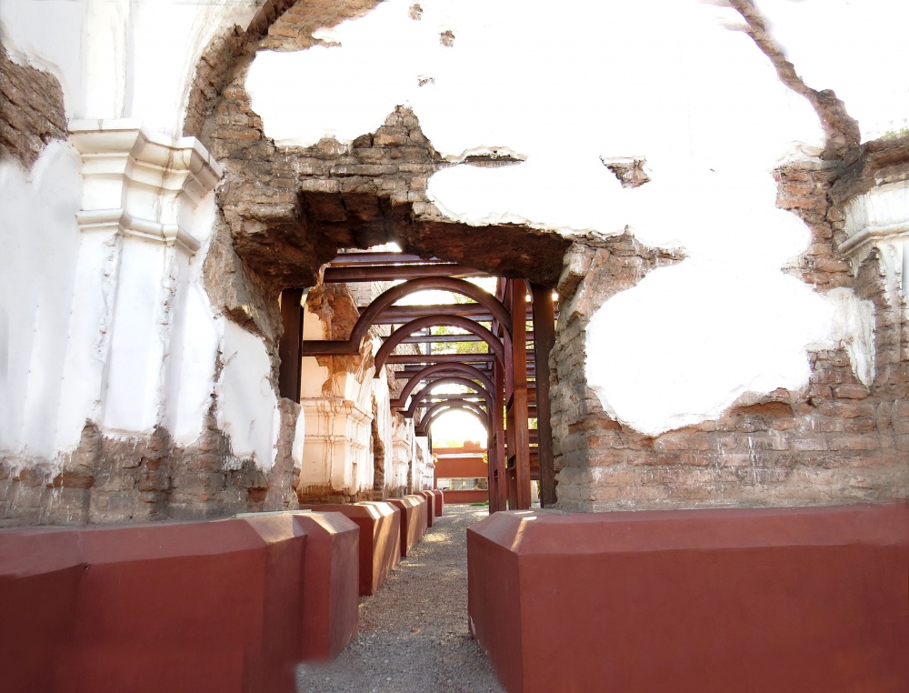 "`Ruinas de Iglesia San Francisco`" de Iris Elizabeth Scotto