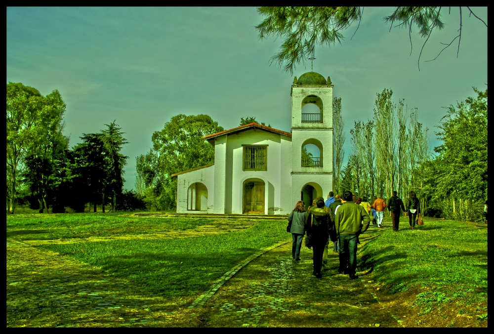 "PEQUEAAAAAAA CAPILLA!!!" de Maria Eugenia Cailly (euge)