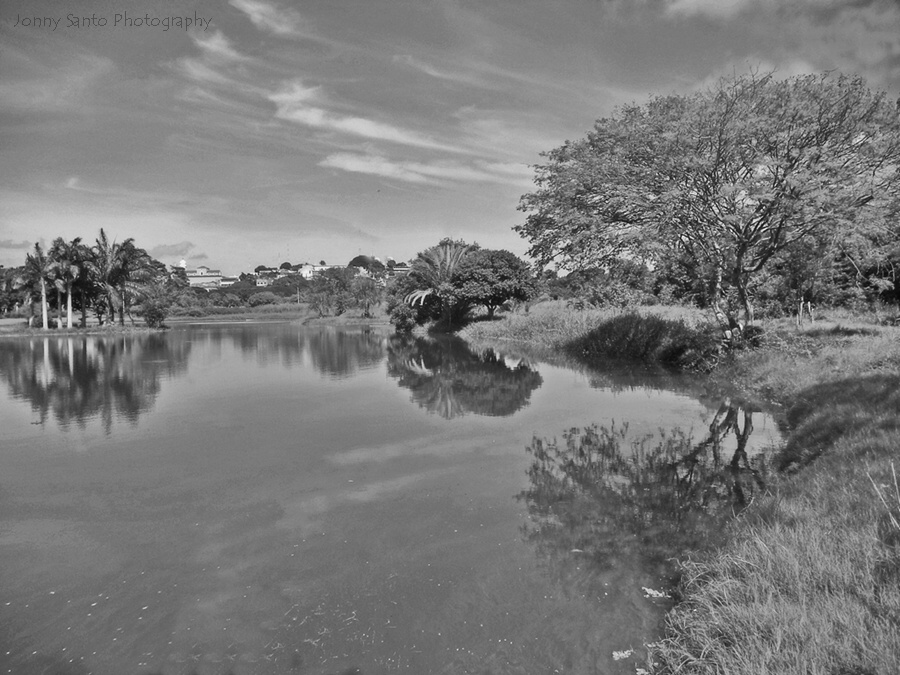 "La Laguna" de Jonny Santo