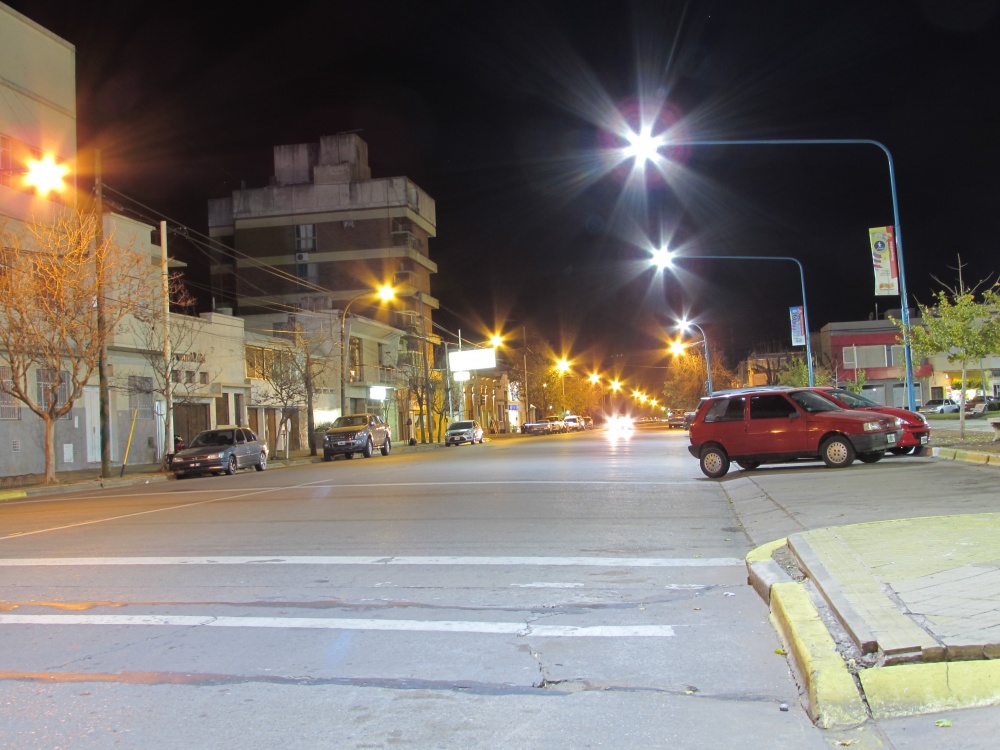 "Mi primer foto nocturna" de Victor Osmar Quiones