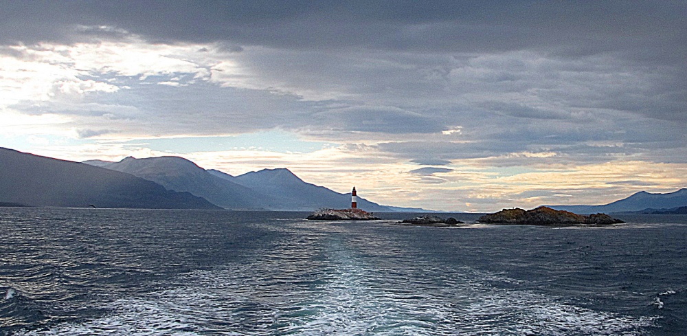 "El faro" de Alberto Jara