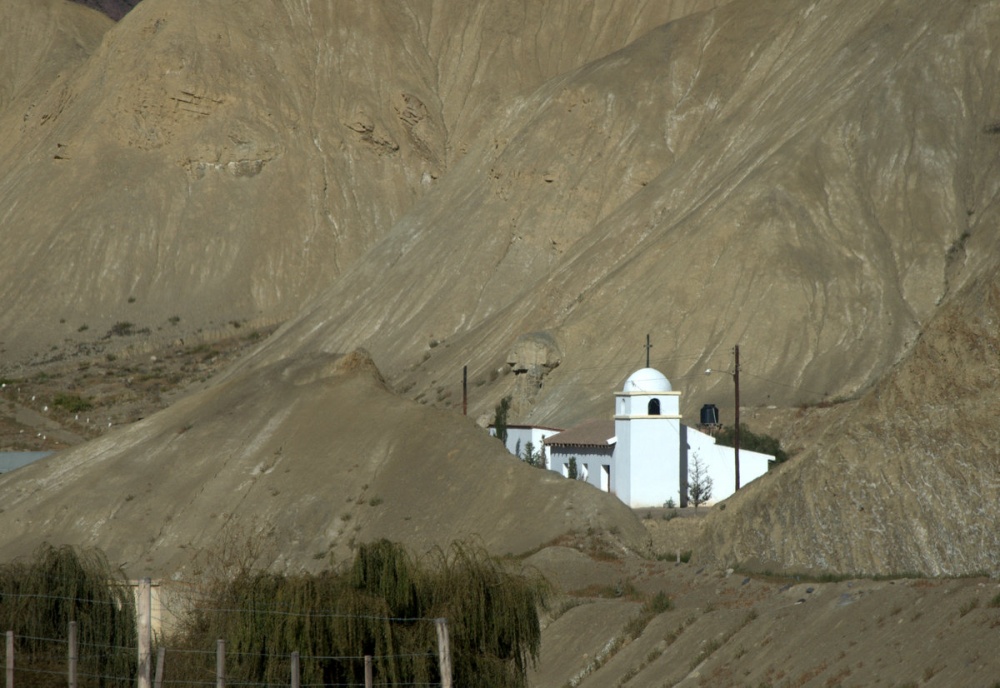 "Entre cerros" de Raquel Perazo