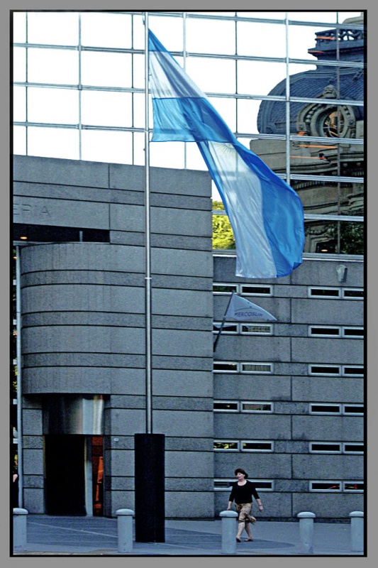 "Libres por el mundo" de Jorge Vicente Molinari