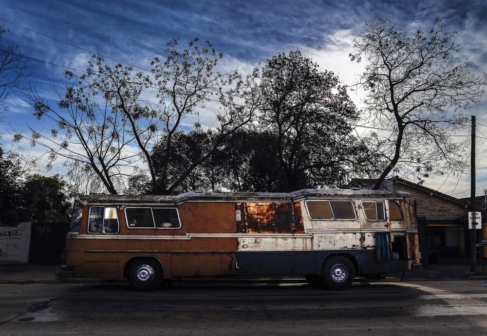 "Bus en Merlo" de Andres Gimenez