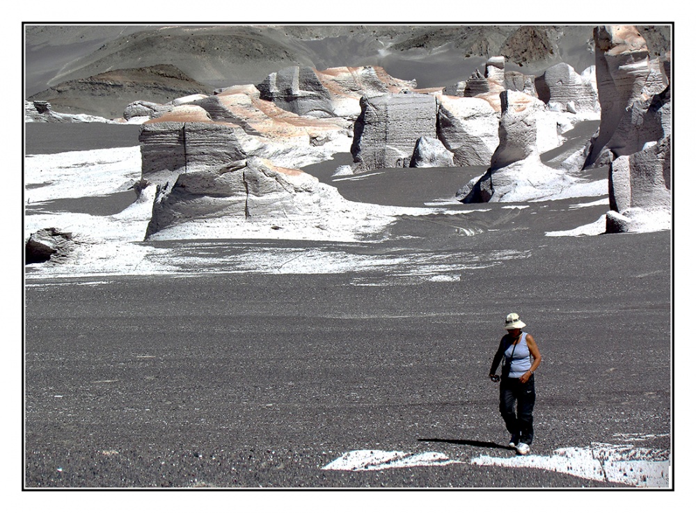 "Caminando en El Piedra Pomez !! - Catamarca" de Alberto Matteo