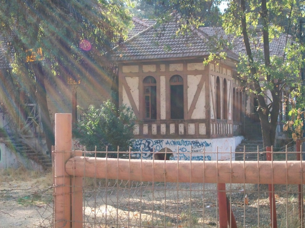 "Casa abandonada" de Miguel Angel Ramon Nicolau Del Roure Garcia de Cas