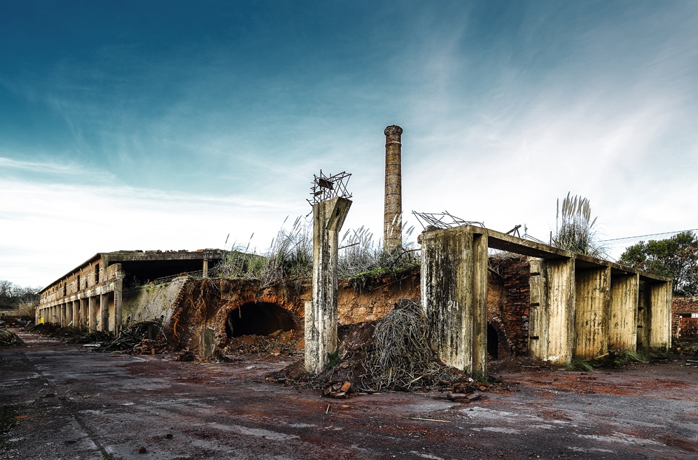 "fbrica de ladrillos abandonada III" de Andres Gimenez