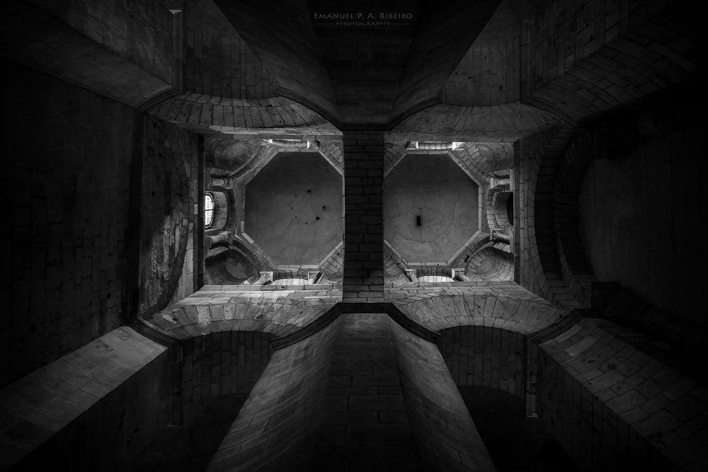 "inside the Cathedral" de Emanuel Pereira Aparicio Ribeiro