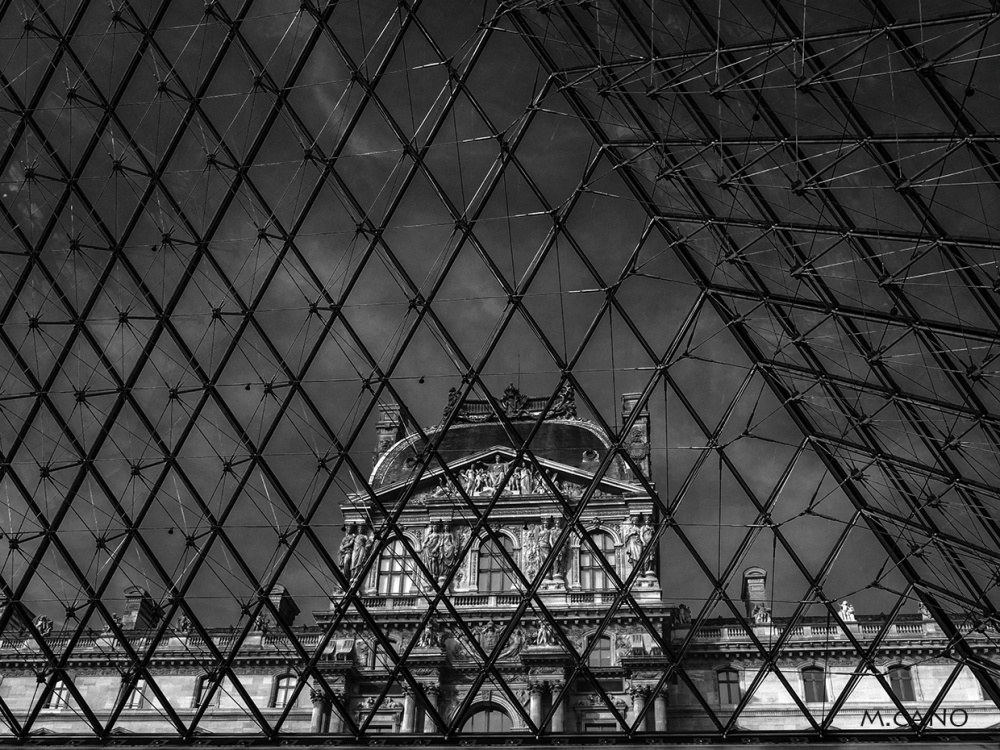 "Louvre B/N" de Marcelo Nestor Cano