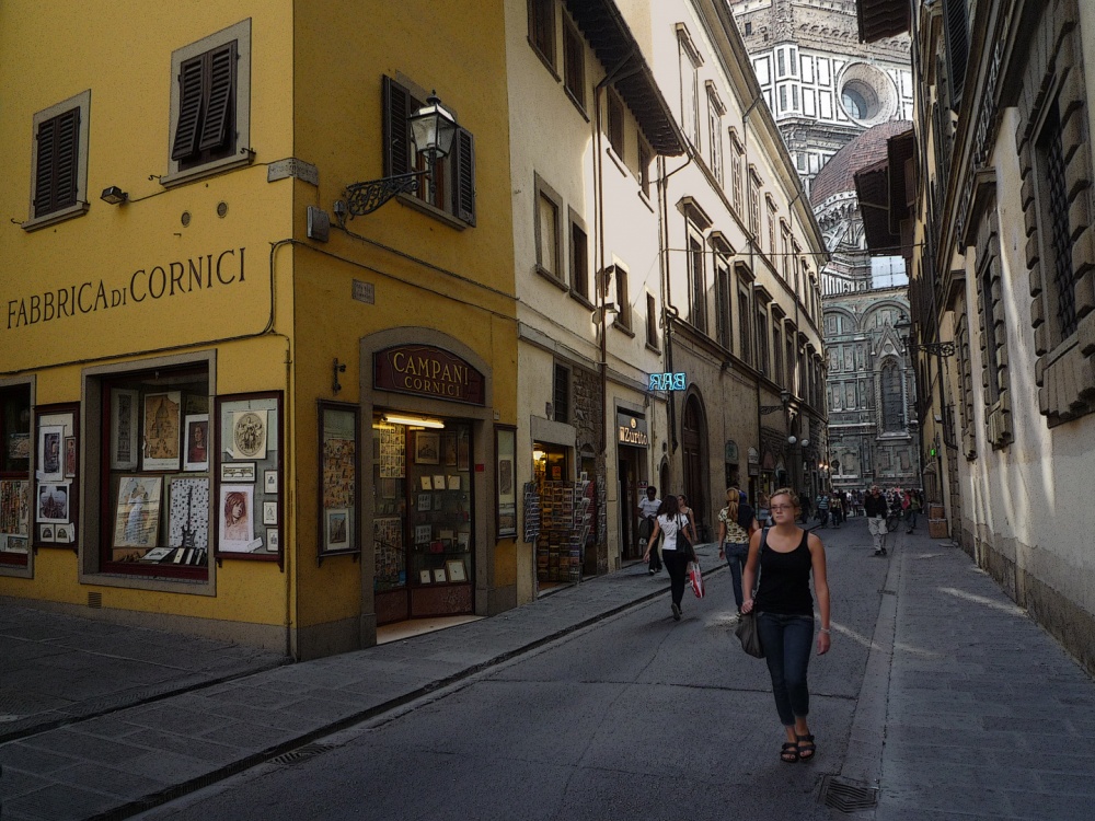 "Calle de Florencia, Italia" de Ricardo S. Spinetto