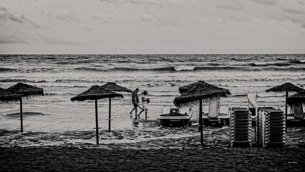 "Paseo sobre agua." de Juan Beas