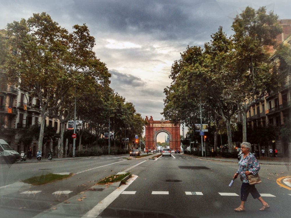 "Maana de Jueves: Sra. de Nubes Triunfantes..." de Carmen Esteban