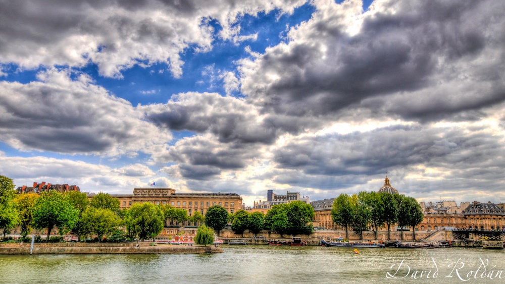 "ciel parisien  Sienne" de David Roldn