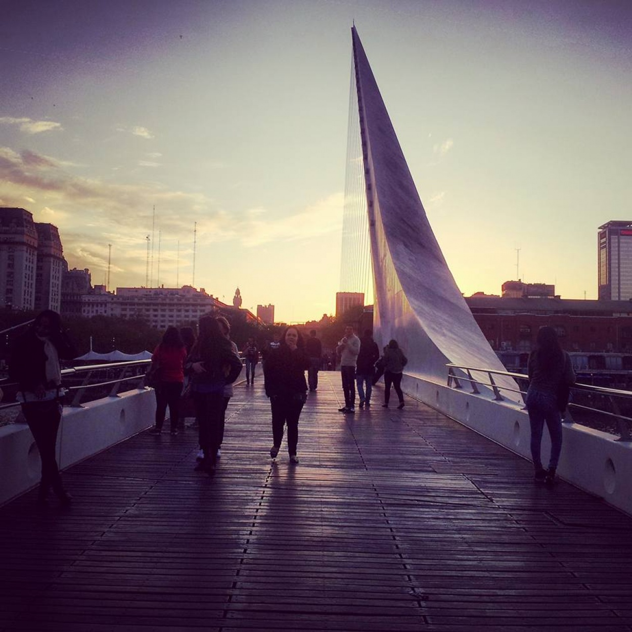 "Siempre hay un puente que cruzar." de Vernica Maniscalco