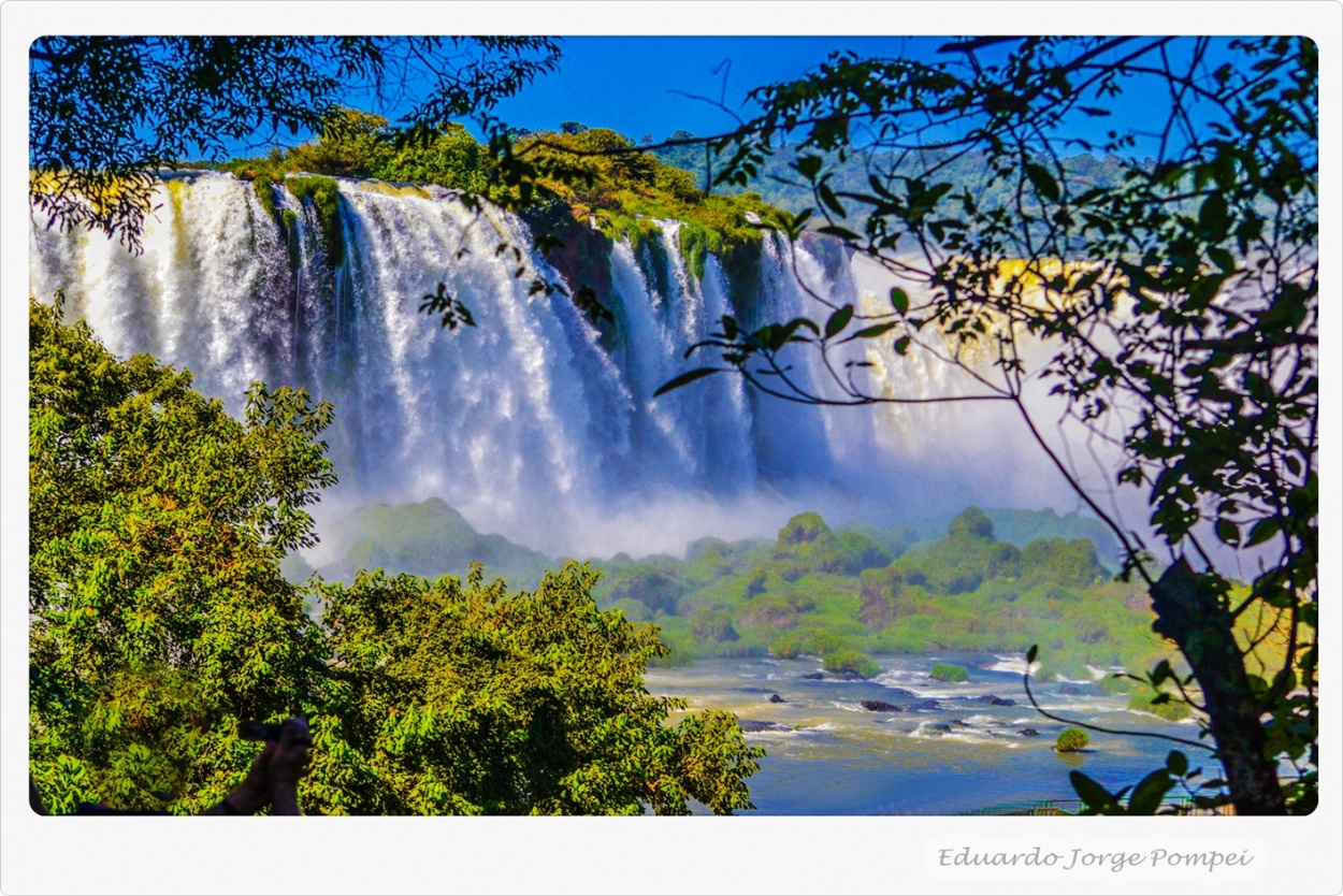 "Cataratas del Iguaz" de Eduardo Jorge Pompei