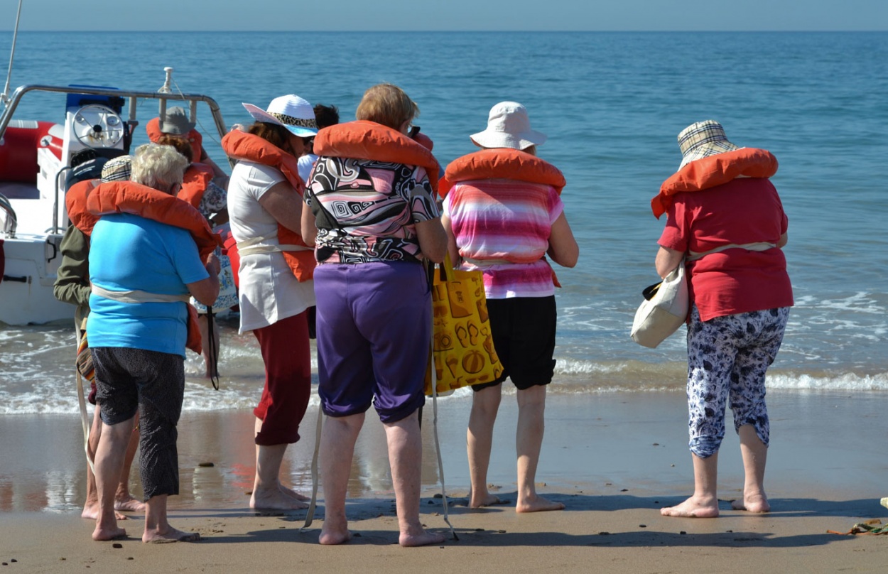 "` TURISTAS `" de Graciela Larrama