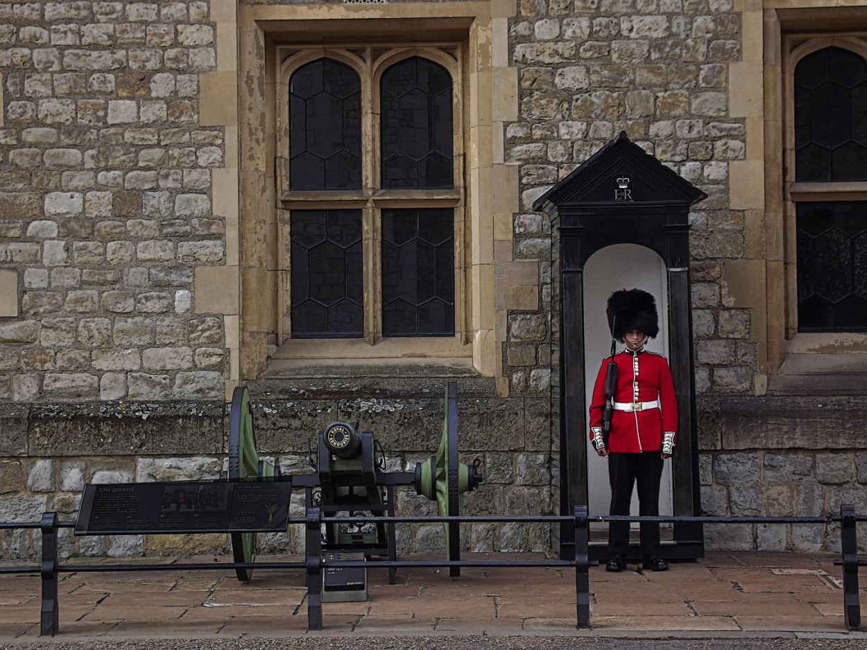 "Guardia en la Torre de Londres" de Ricardo S. Spinetto