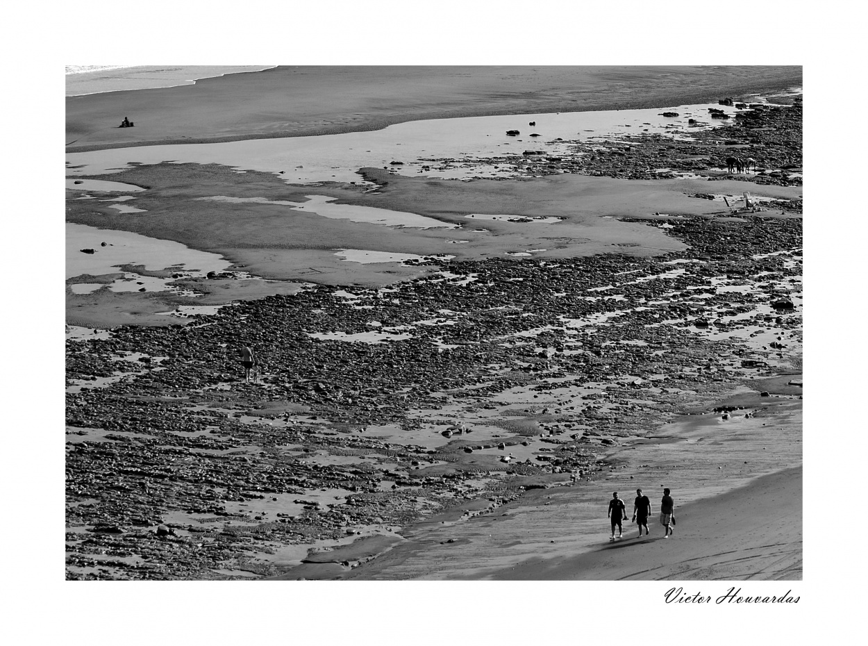 "En la playa" de Victor Houvardas